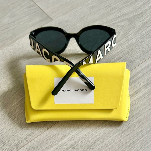 Marc Jacobs Black Classic Sunglasses - Picture 3 of 11